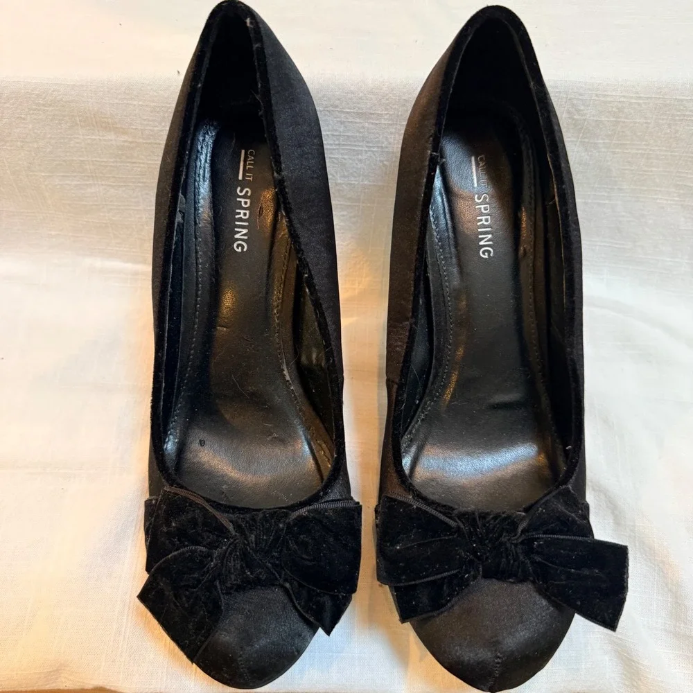 Call It Spring Pumps Size 9 Black Satin Velvet Bow Almond Toe High Heels